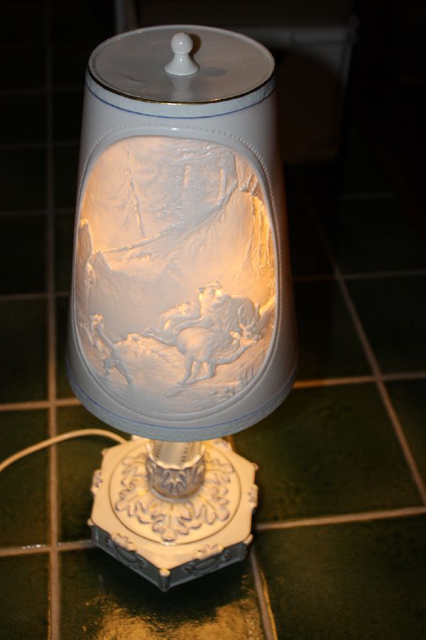 1950's East German all porcelain table lamp, lamp shade with lithophane